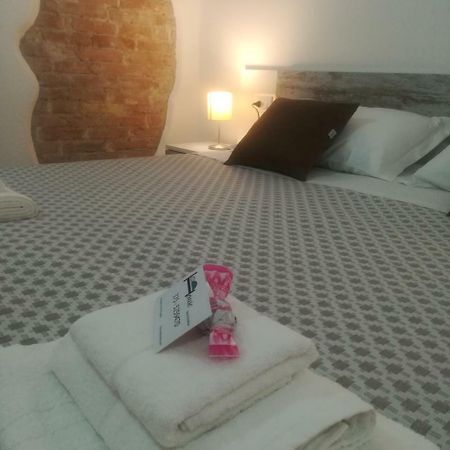 B.House Bed & Breakfast กาญารี ภายนอก รูปภาพ