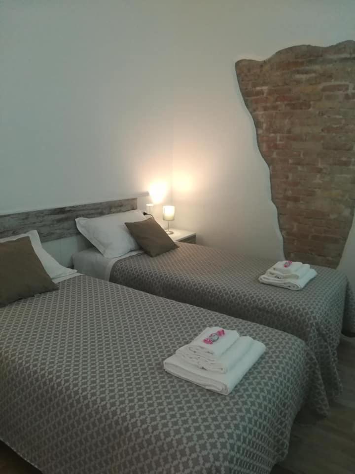B.House Bed & Breakfast กาญารี ภายนอก รูปภาพ