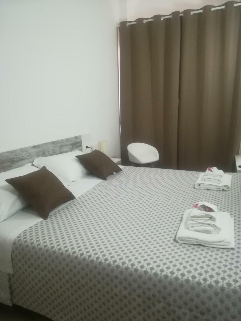 B.House Bed & Breakfast กาญารี ภายนอก รูปภาพ