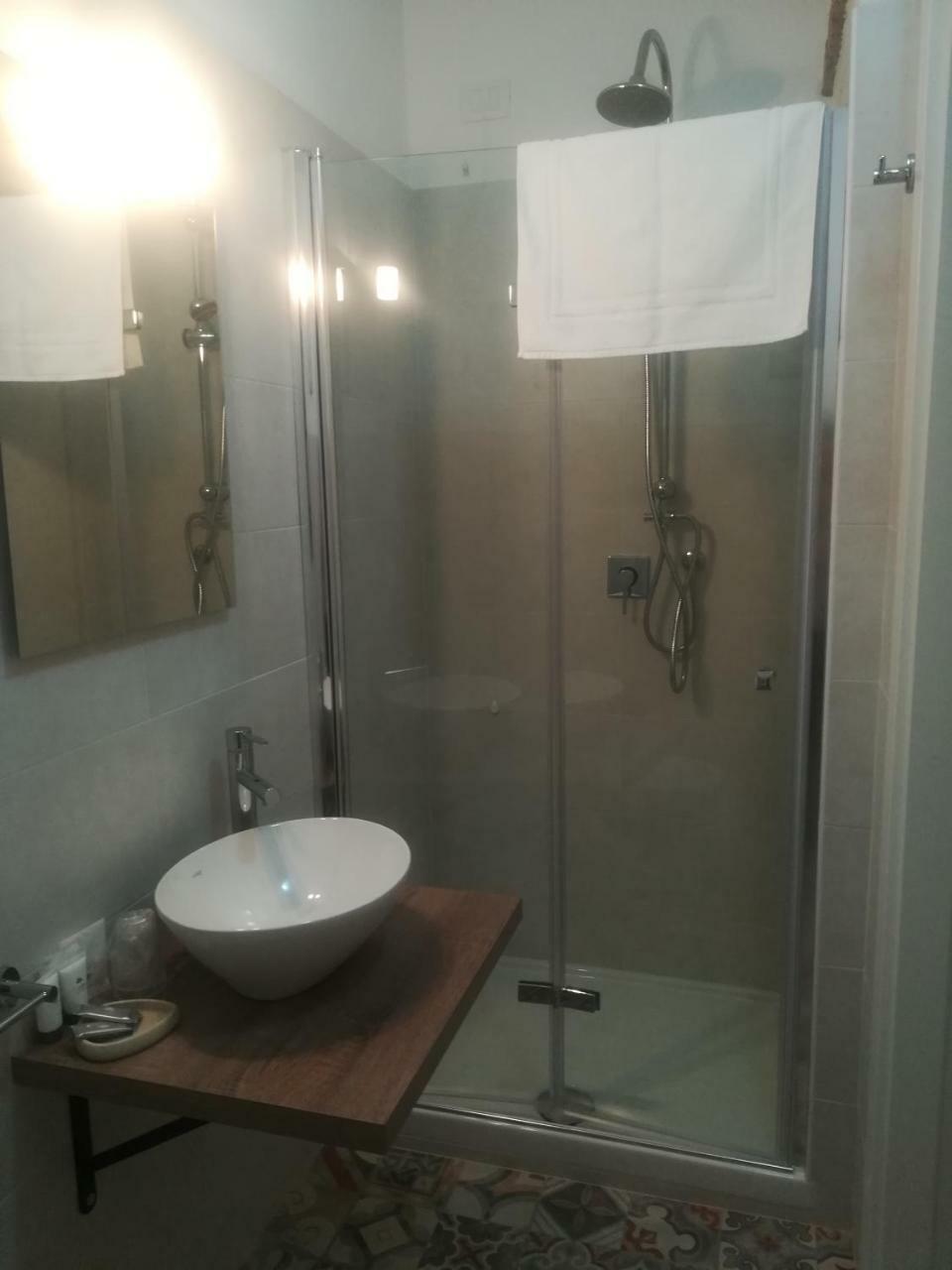 B.House Bed & Breakfast กาญารี ภายนอก รูปภาพ